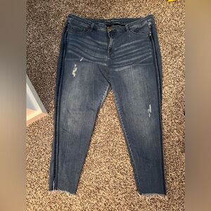 CUTE STRIPED JEANS🩵